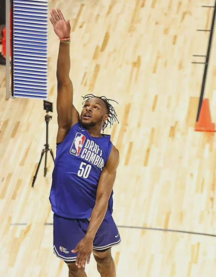 布朗尼：选秀是严肃的事业，不认为有人因我父亲而选我