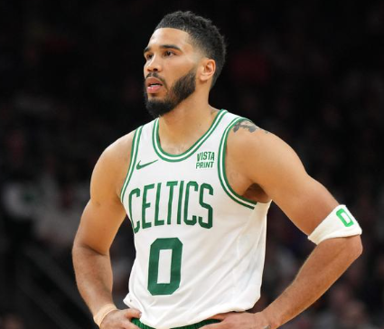 美网友热议：塔图姆憾失东决MVP，与库里2015年遭遇相似