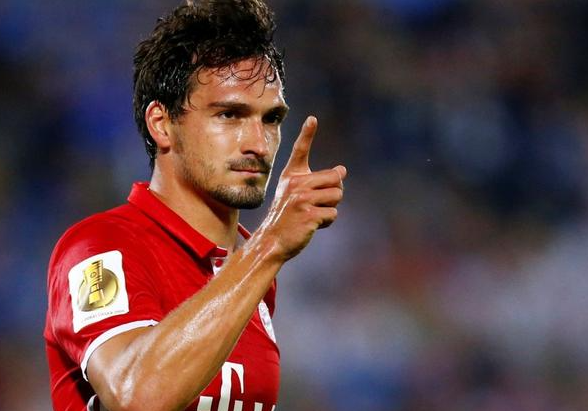 胡梅尔斯谈上半程战强敌：11人在禁区摆大巴，我感到气愤