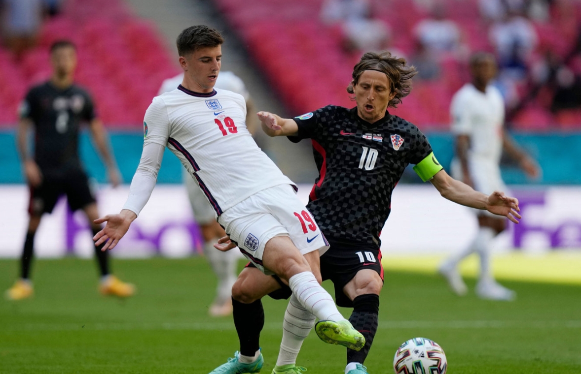 2012年欧洲杯：意大利逆袭惊艳德国，足坛传奇瞬间