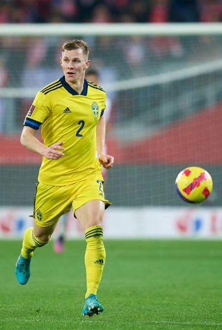 24年欧洲杯预选赛进入最后阶段，谁能提前锁定决赛圈资格？