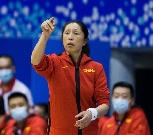 郑薇：对澳大利亚的三场比赛对中国女篮适应国际比赛强度至关重要