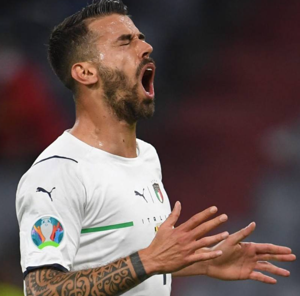 热刺标价2500万欧欲售埃莫森，米兰转攻马蒂-卡什：转会市场风起云涌