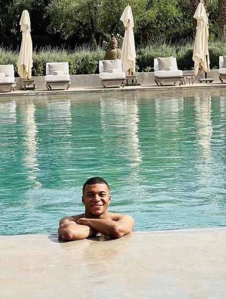 姆巴佩度假照引发的争议