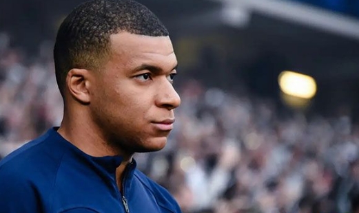 姆巴佩加盟皇马，世界足坛再添一新皇子！