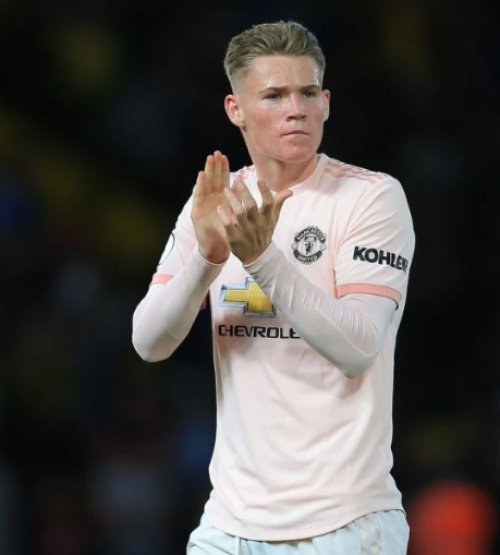 麦克托米奈：滕哈赫的坚韧与智慧铸就足总杯辉煌