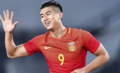 张玉宁轻伤不下火线，打封闭出征韩国