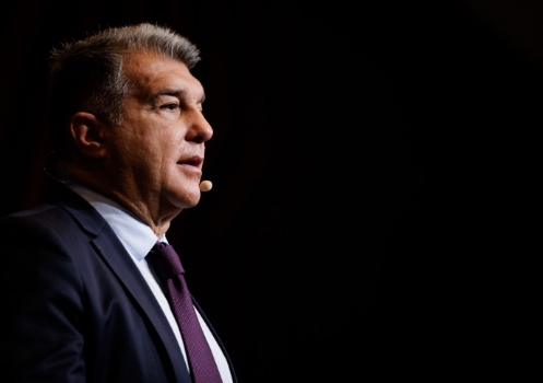 巴萨：时间赛跑！与LIBERO拉锯战，为了自由引援