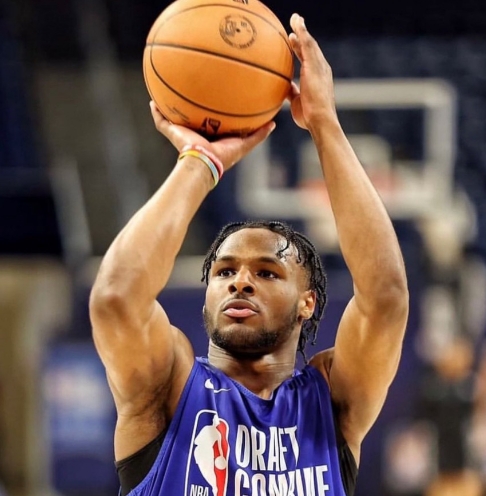 卡莱尔预测：布朗尼的选秀顺位将远超50位