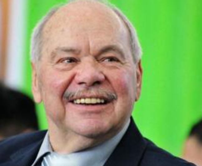 前国足主帅施拉普纳盛赞高洪波执教天赋，德国队战术转变引关注