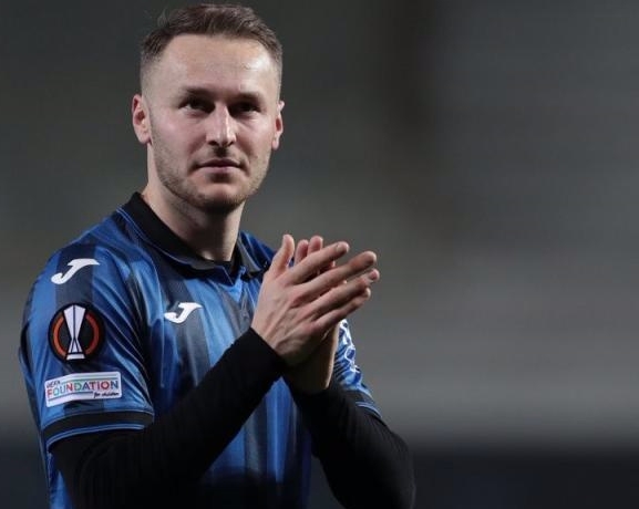 米体:尤文图斯再掀转会波澜,库普梅纳斯成新目标,两人或成拉比奥特接班人