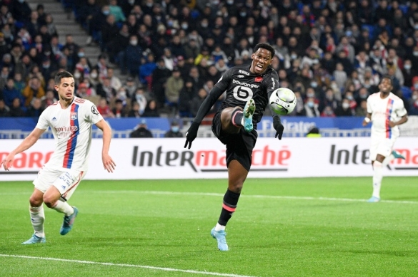 切尔西锁定加拿大射手！戴维或将成蓝军新炮