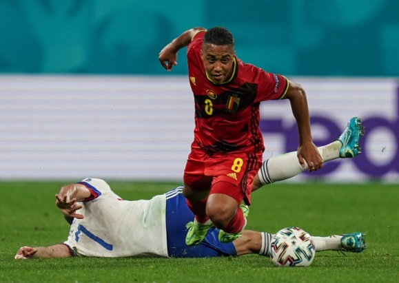 蒂莱曼斯的破门时刻：比利时豪取欧洲杯胜利