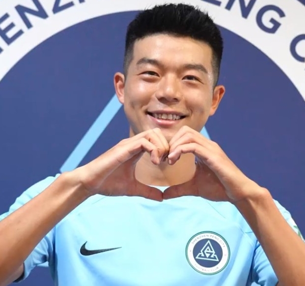 胡睿宝加盟深圳新鹏城,携手共创辉煌新篇章