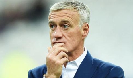 姆巴佩面具下的坚韧：德尚详解数月佩戴背后的战略考量