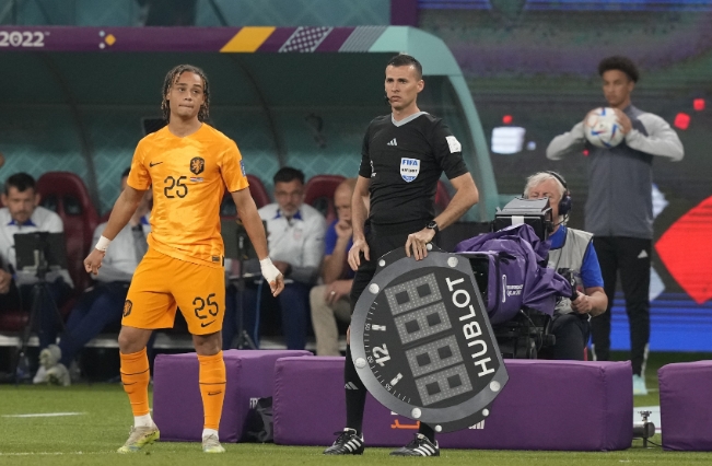  年轻之光：哈维-西蒙斯刷新欧洲杯助攻纪录