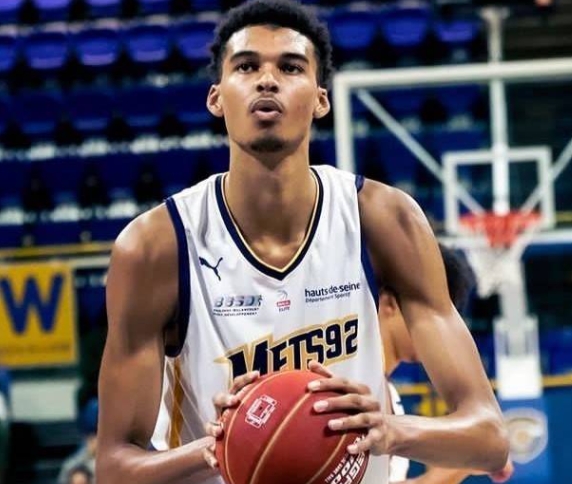 巴图姆盛赞文班亚马：防守统治力与进攻万花筒，我们的宝贵财富