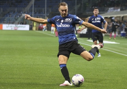 尤文图斯为库普梅纳斯报价5000万欧元，欲强化防线