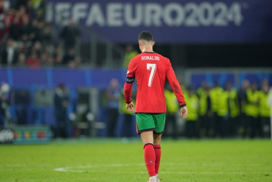 马丁内斯称C罗未来未定，葡萄牙点球大战不敌法国