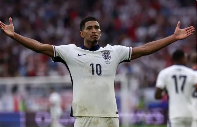 英格兰点球惊魂夜：贝林厄姆与阿诺德携手书写四强传奇