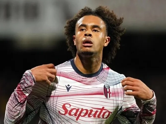 齐尔克泽欧洲杯首秀闪耀，获赠定制纪念品铭记荣耀时刻