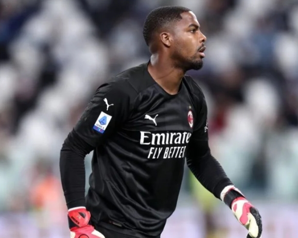 法媒：迈尼昂父母家遭小偷光顾，警报一响小偷仓皇而逃