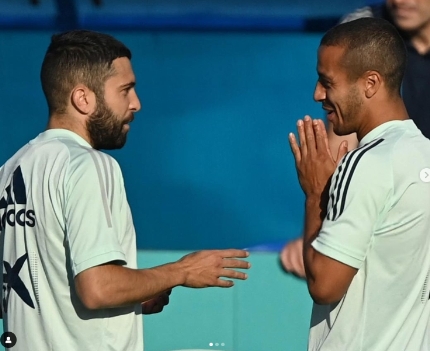 阿尔巴深情告别蒂亚戈：友谊长存，未来可期