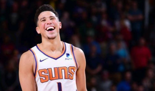 布克谈国家队角色：团队协作，多样贡献，共筑胜利之基