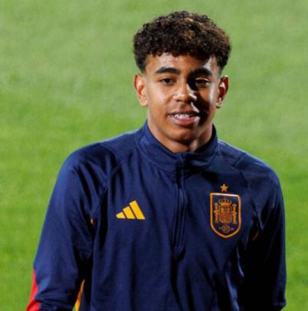 青春风暴席卷欧洲杯：亚马尔闪耀半决赛，西班牙挺进决赛