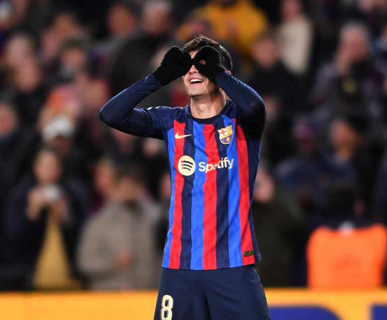 佩德里虽伤别赛场，心系西班牙共庆决赛荣耀