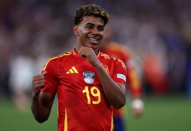  亚马尔：欧洲杯新秀夺人气王，粉丝飙升至千万