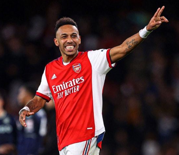 足坛转会风云再起：罗马诺透露卡迪西亚力邀奥巴梅扬，球员决定权成焦点