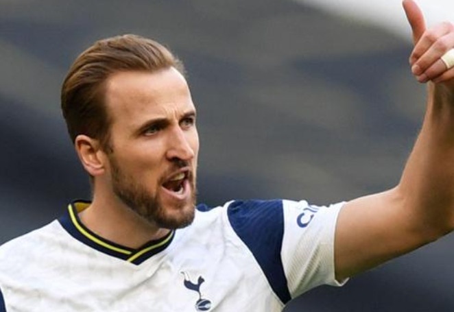 拜仁官推晒照安慰凯恩：英格兰决赛不敌西班牙，球迷共寄同情之心