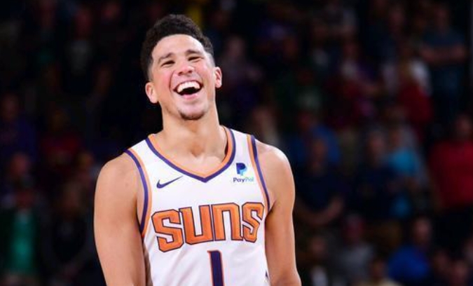 逆境中的觉醒：布克警示与篮球队夺冠之路的深刻反思