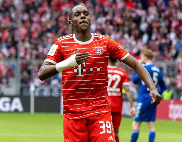 特尔决定留在拜仁效力