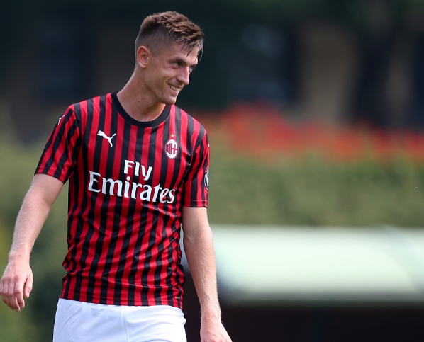 德天空：奥尔莫仍在拜仁引援名单中，拜仁计划再次报价杜埃