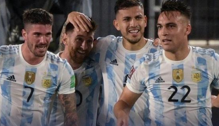 阿库尼亚：预见胜利之光——劳塔罗进球前的信念与球迷的力量