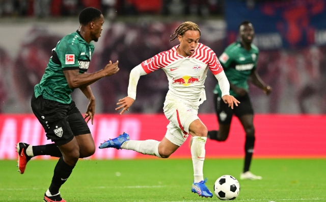 拜仁转会战略曝光：追逐杜埃和哈维-西蒙斯，备选方案或为奥尔莫！