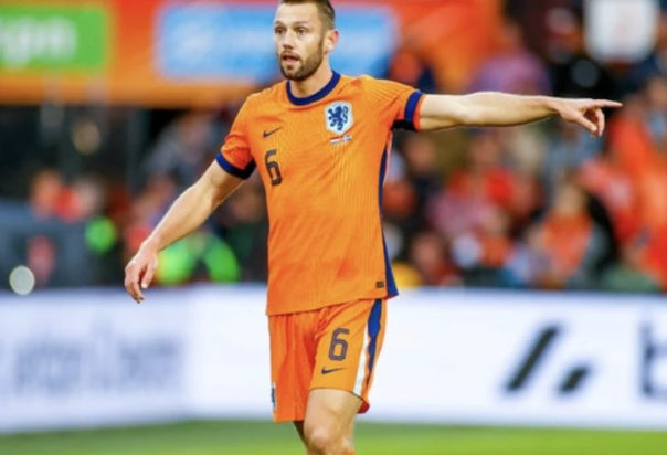 德弗里：荷兰队欧洲杯的坚固防线支柱
