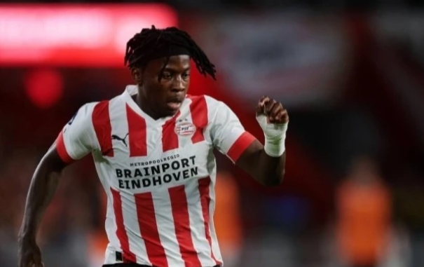 孔帕尼力荐，莱比锡与利物浦竞相追逐21岁右边锋约翰-巴卡约科