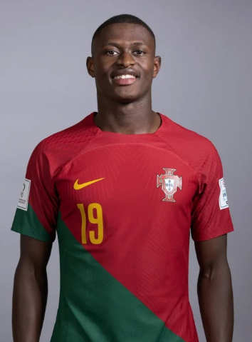 门德斯：葡萄牙左路的灵动风翼