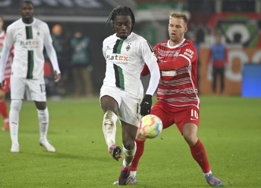 米兰追逐科内，福法纳交易悬而未决