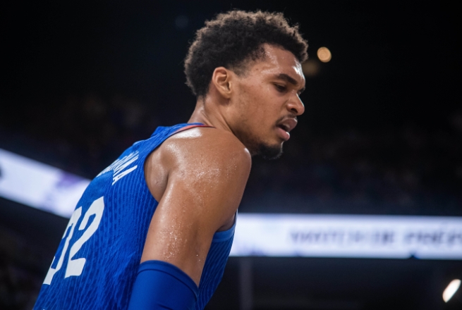 韦德盛赞文班亚马：耐心之美，团队之魂