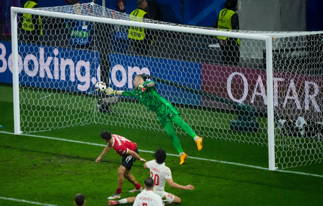 居诺克：土耳其队的守护神——2024欧洲杯表现回顾