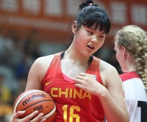 李月汝的坚定信念：携手并进，共赴胜利彼岸