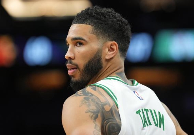 科尔：40分钟要打10人以上轮换很难，所以塔图姆是直接被DNP了