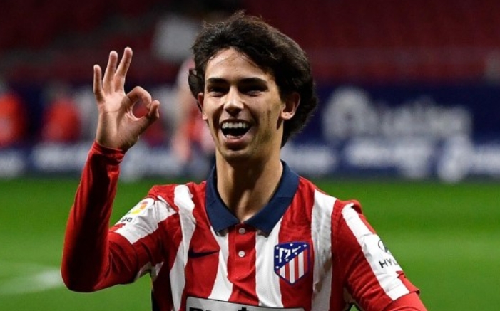 阿斯报：菲利克斯季前训练状态火热，教练、队友与球迷共同见证辉煌时刻