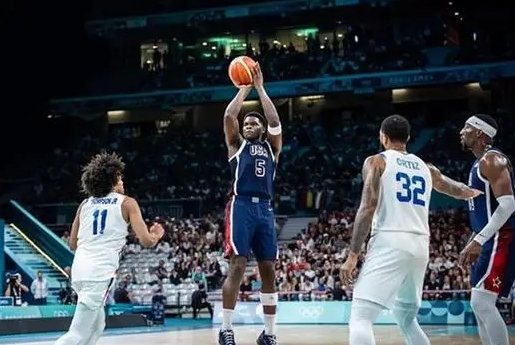 爱德华兹：梦想隔扣之旅未竟，大风车暴扣成就初体验