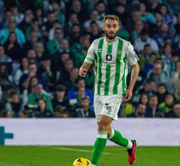 官方：阿根廷国脚佩泽拉加盟河床，转会费高达450万欧元