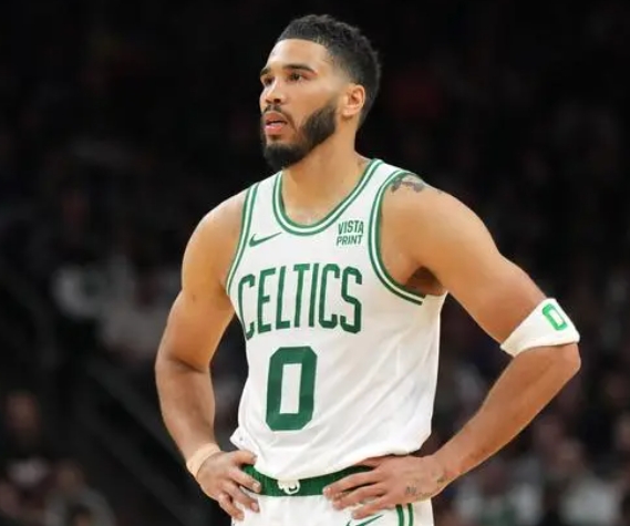 美媒晒塔特姆表情图：天啊，看看科尔对塔特姆做了些什么